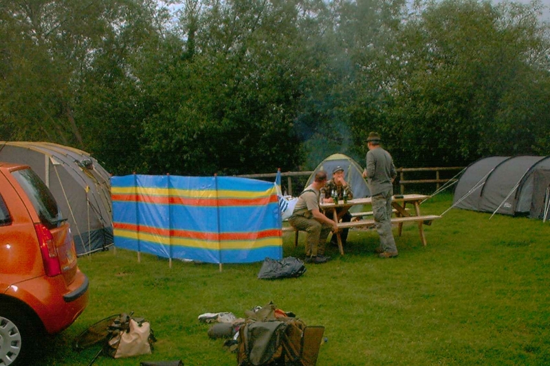 8 barbel camp